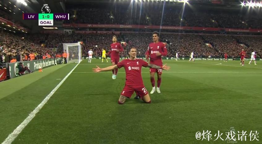 安菲尔德滑跪名场面