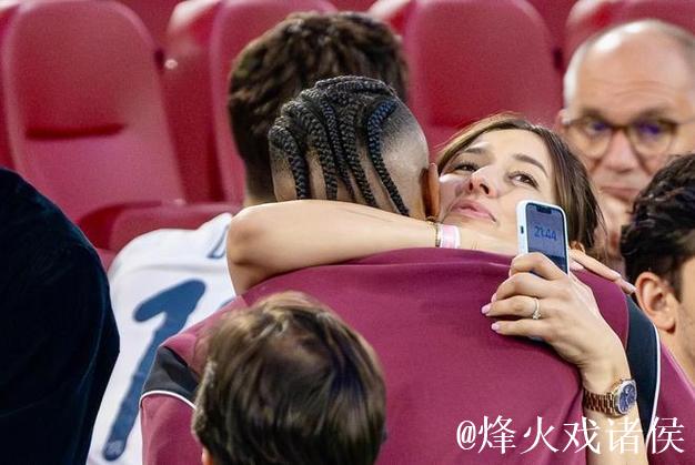 阿坎吉:那绝非点球,但裁判我们无能为力 阿坎吉:那绝非点球,但裁判我们无能为力